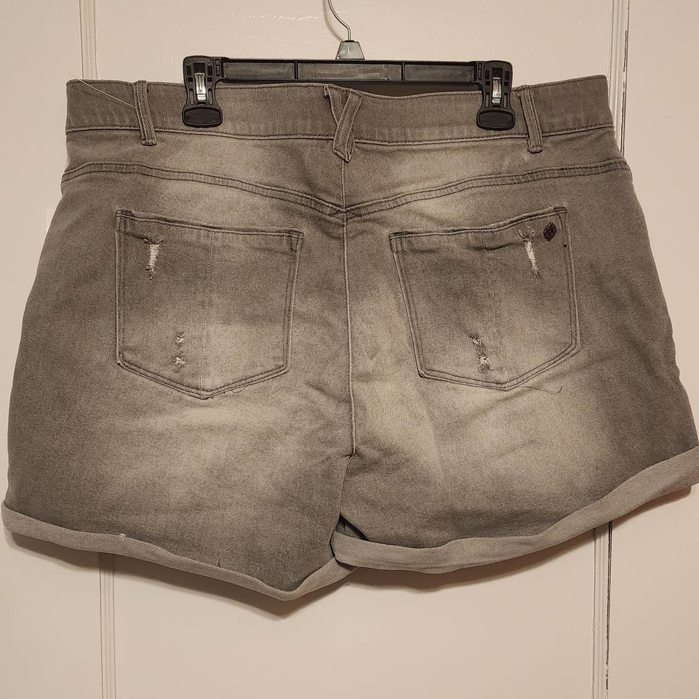 Democracy AB Solutions Denim Shorts 20W - Picture 2 of 6